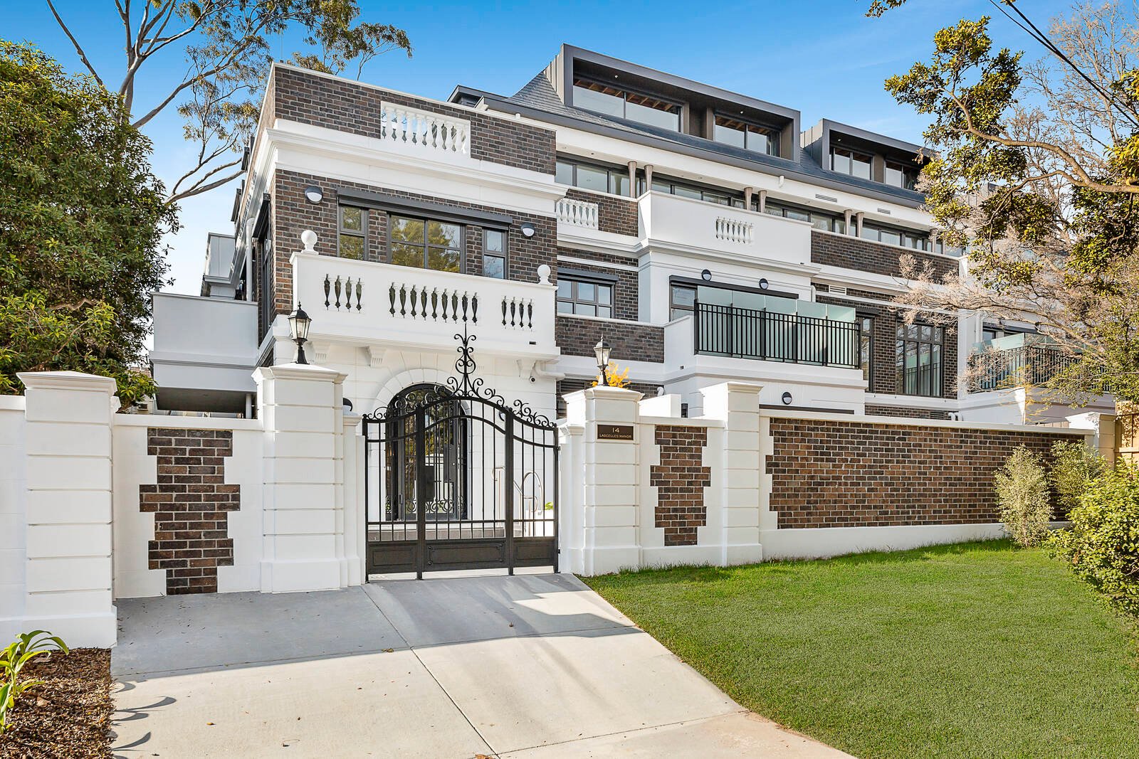 Property Gallery Thumbnail 6