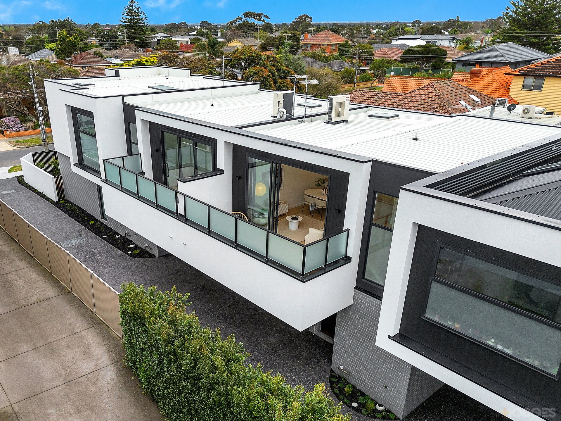 3 / 14 Lawrence Avenue Aspendale