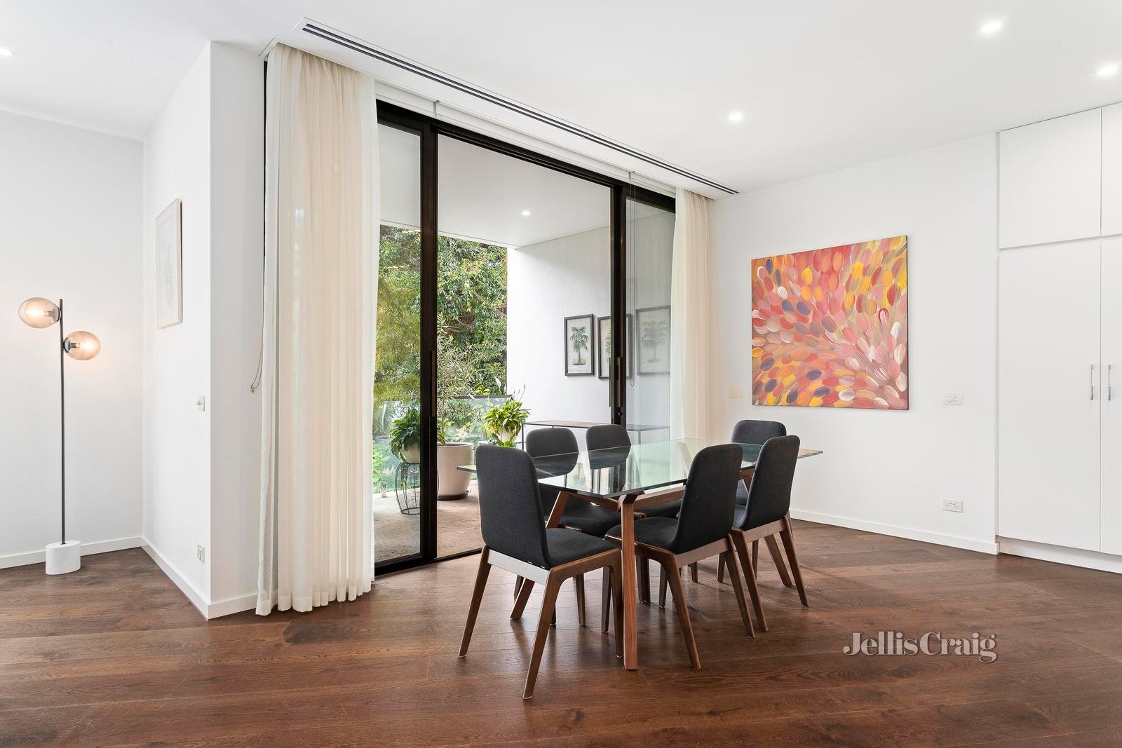 3/14 Martin Court, Toorak image 4