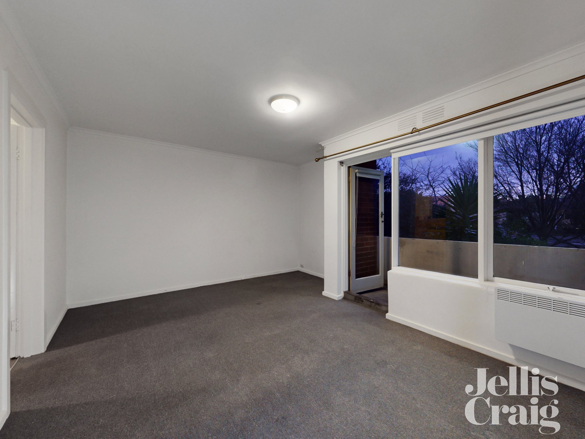 3/14 May Road, Toorak image 2