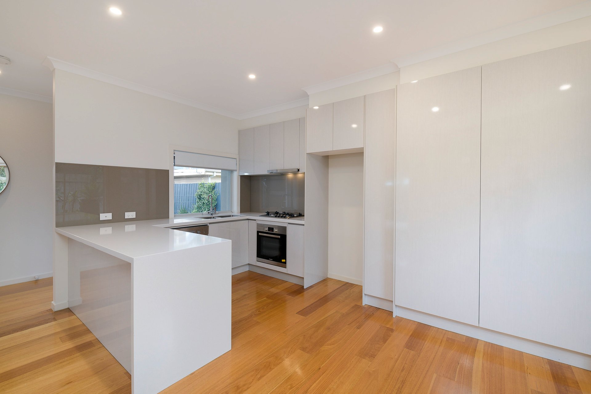 Property Gallery Thumbnail 3