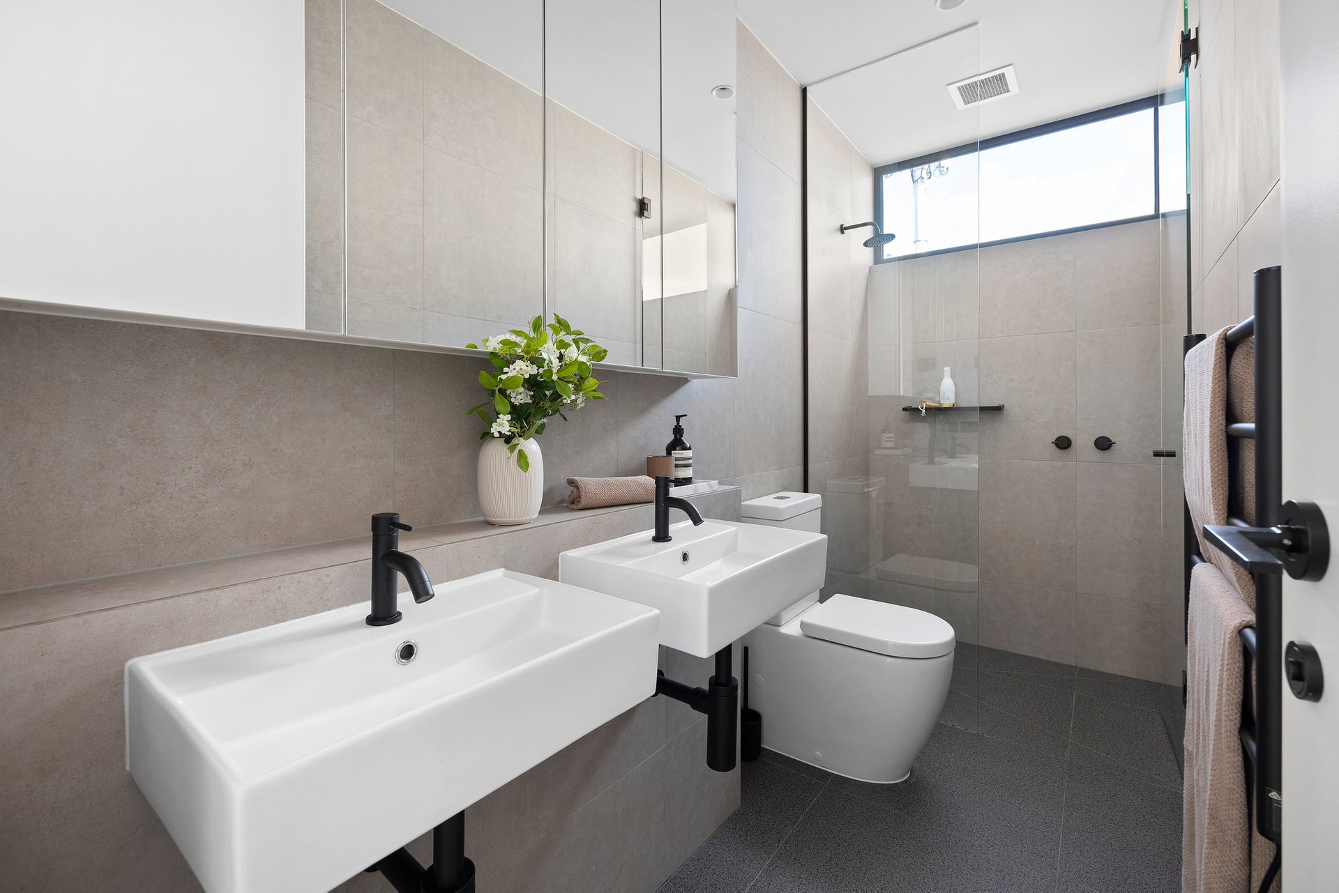 Property Gallery Thumbnail 9
