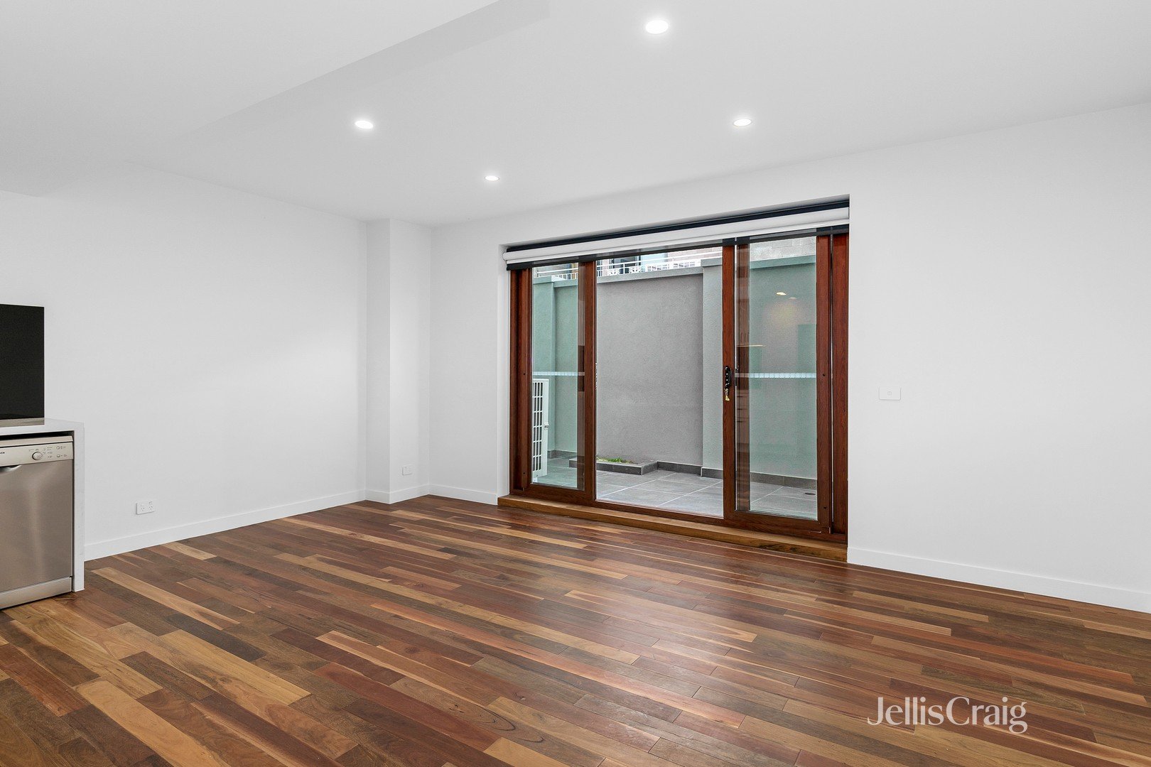 3/14 Victoria Street, Williamstown image 1