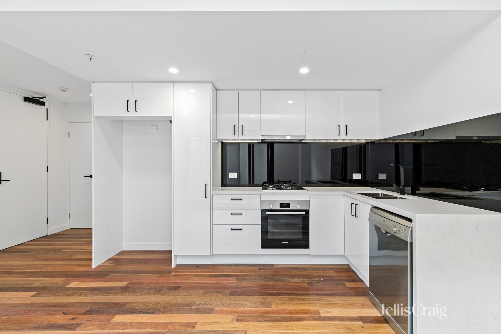 3/14 Victoria Street, Williamstown image 4