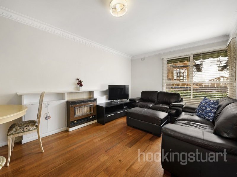 3/14 Warrigal Road, Surrey Hills image 2