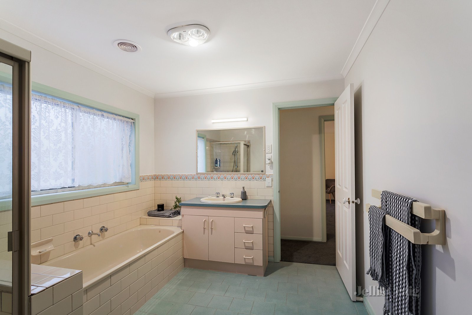 3/140 Darebin Road, Northcote image 7