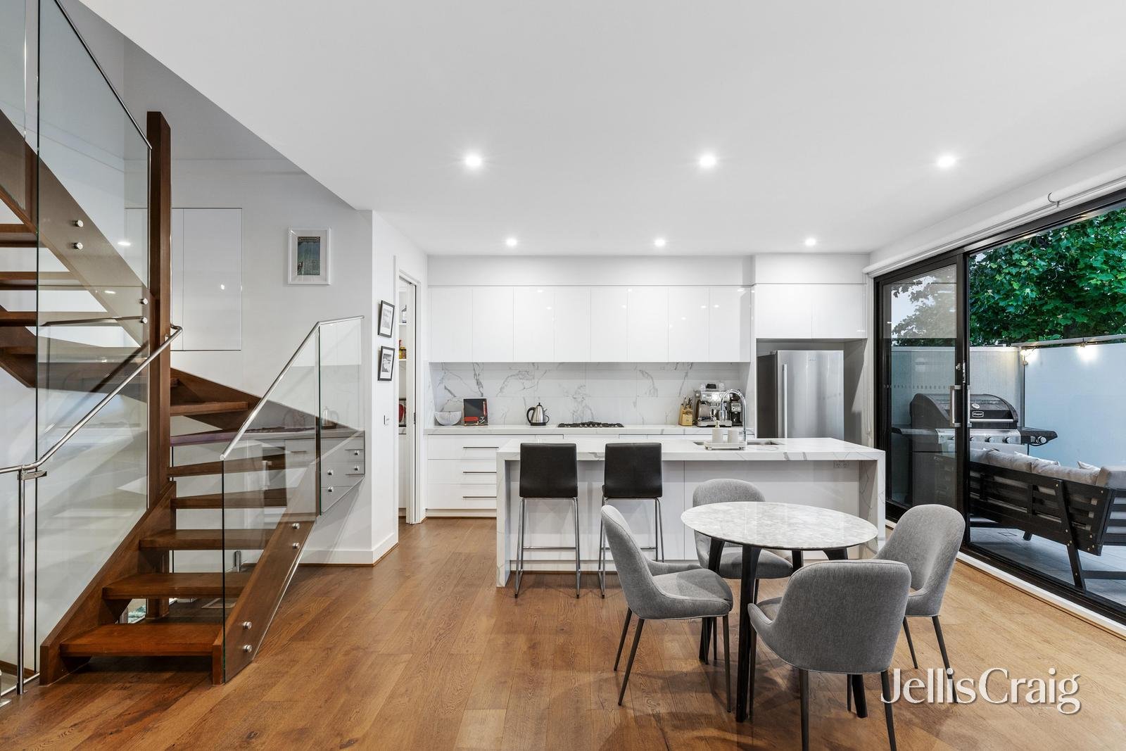 3/142 Princess Street, Kew image 2