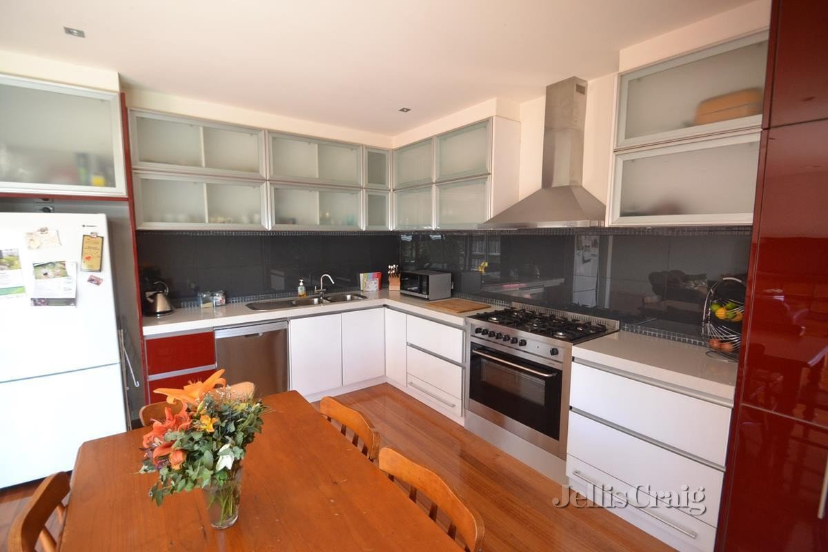 3/147 Bradshaw Street, Essendon image 2