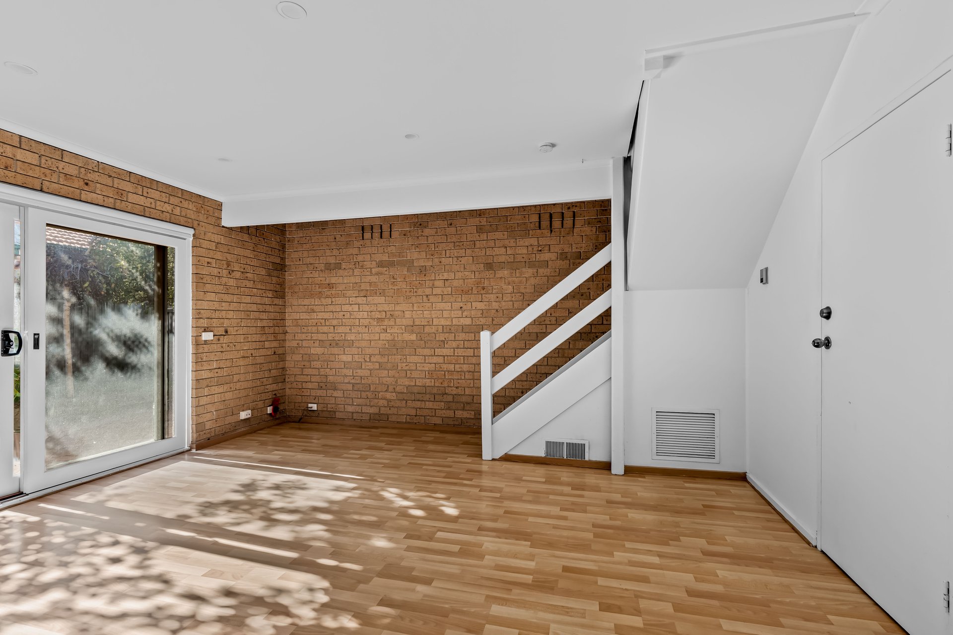 3/149 Glenhuntly Road, Elwood image 2