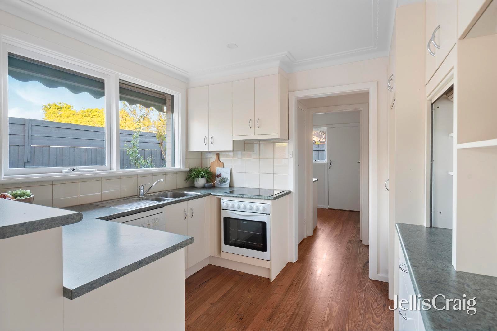 3/15 Albert Crescent, Surrey Hills image 4