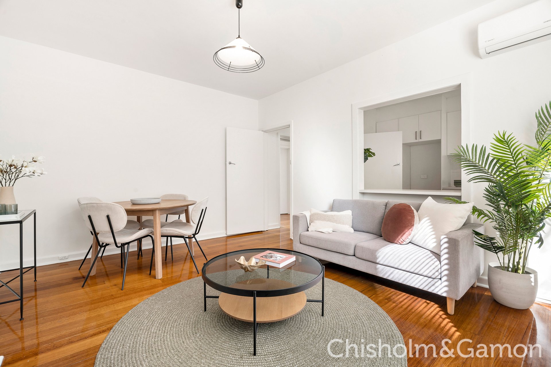 3/15 Beach Avenue, Elwood image 2