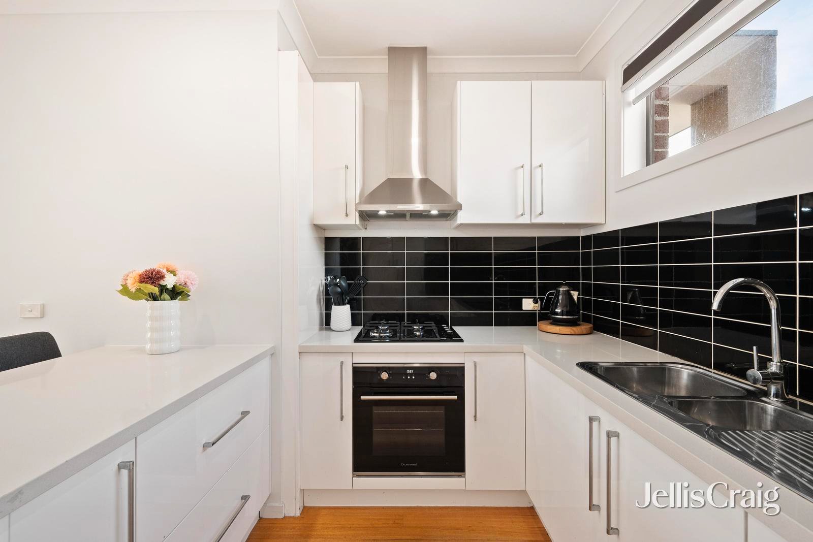 3/15 Beresford Road, Lilydale image 6