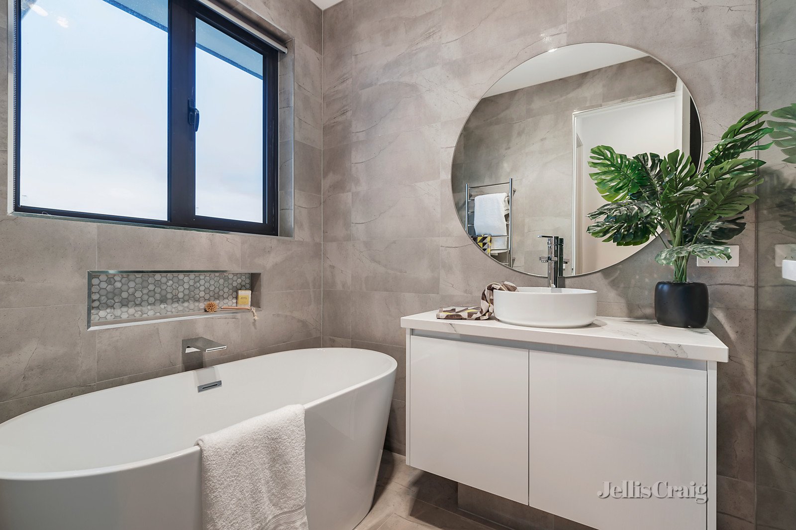 3/15 Derreck Avenue, Bulleen image 8