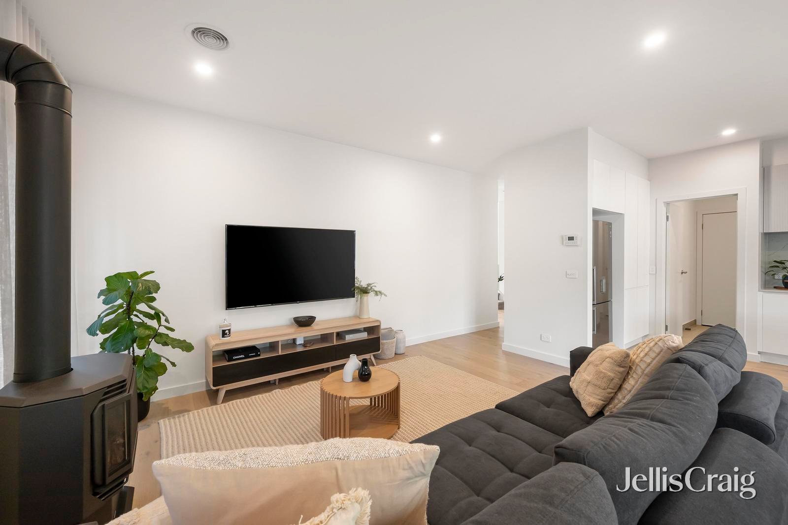 3/15 Gladys Grove, Croydon image 2