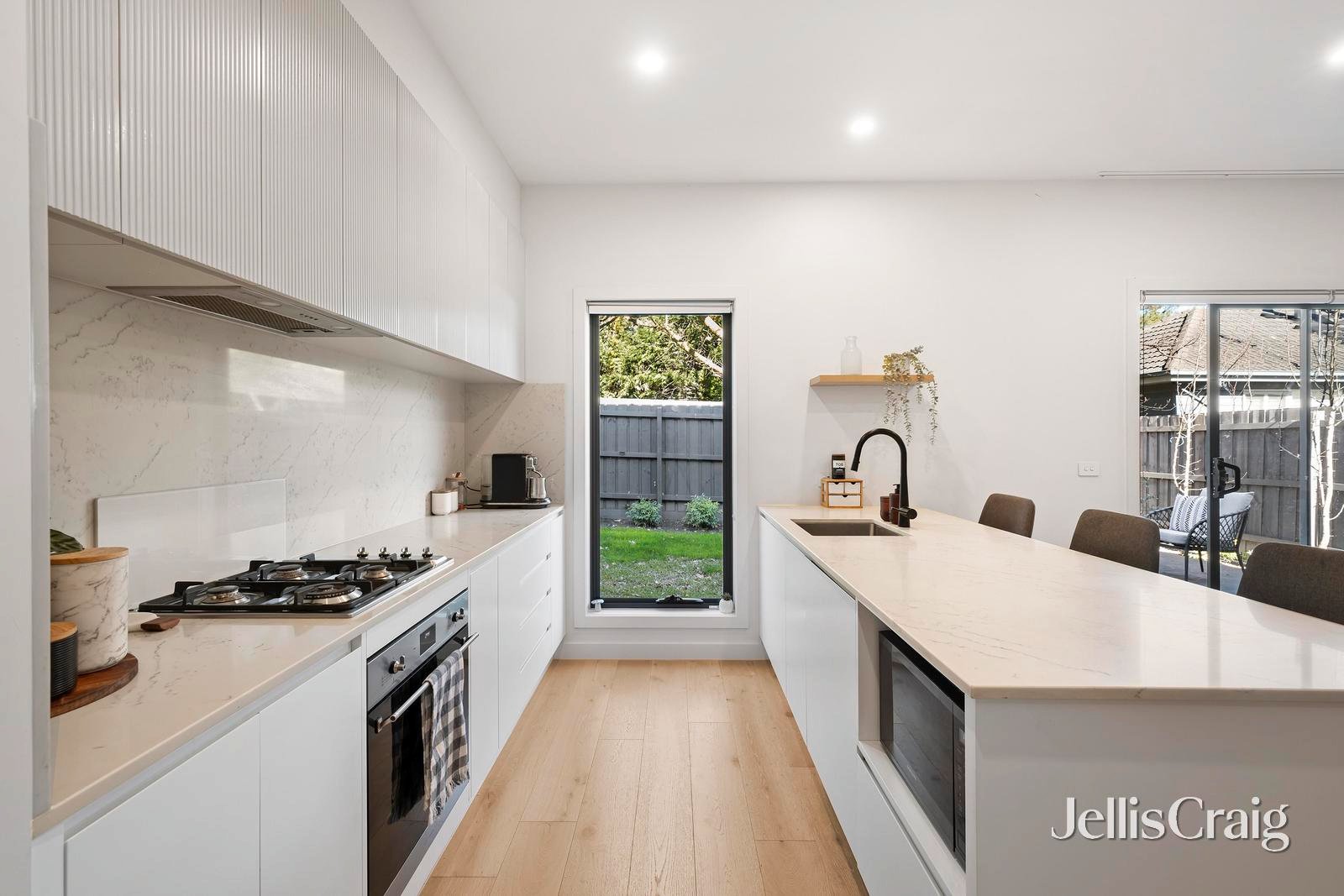 3/15 Gladys Grove, Croydon image 3