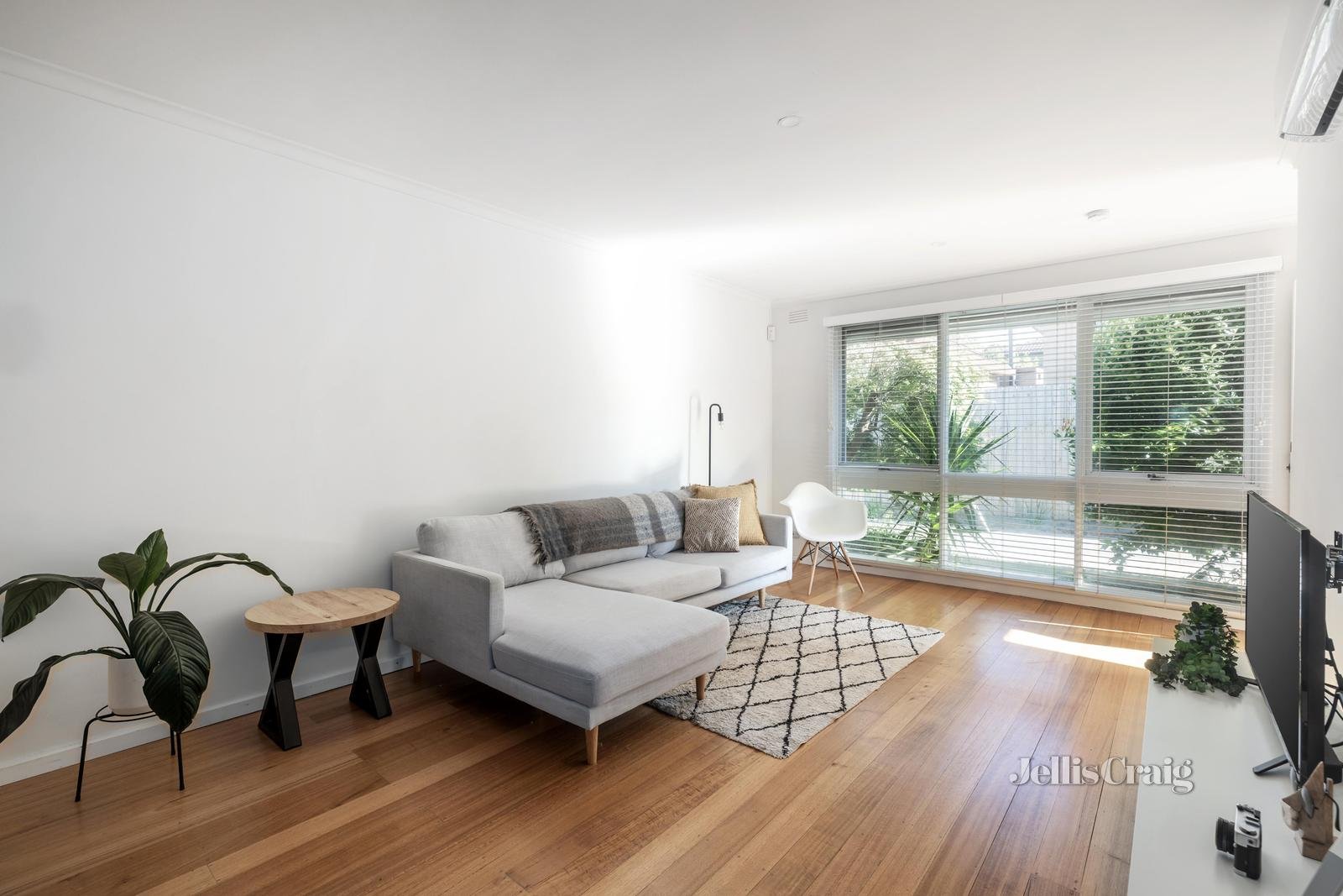 3/15 Iris Road, Glen Iris image 1