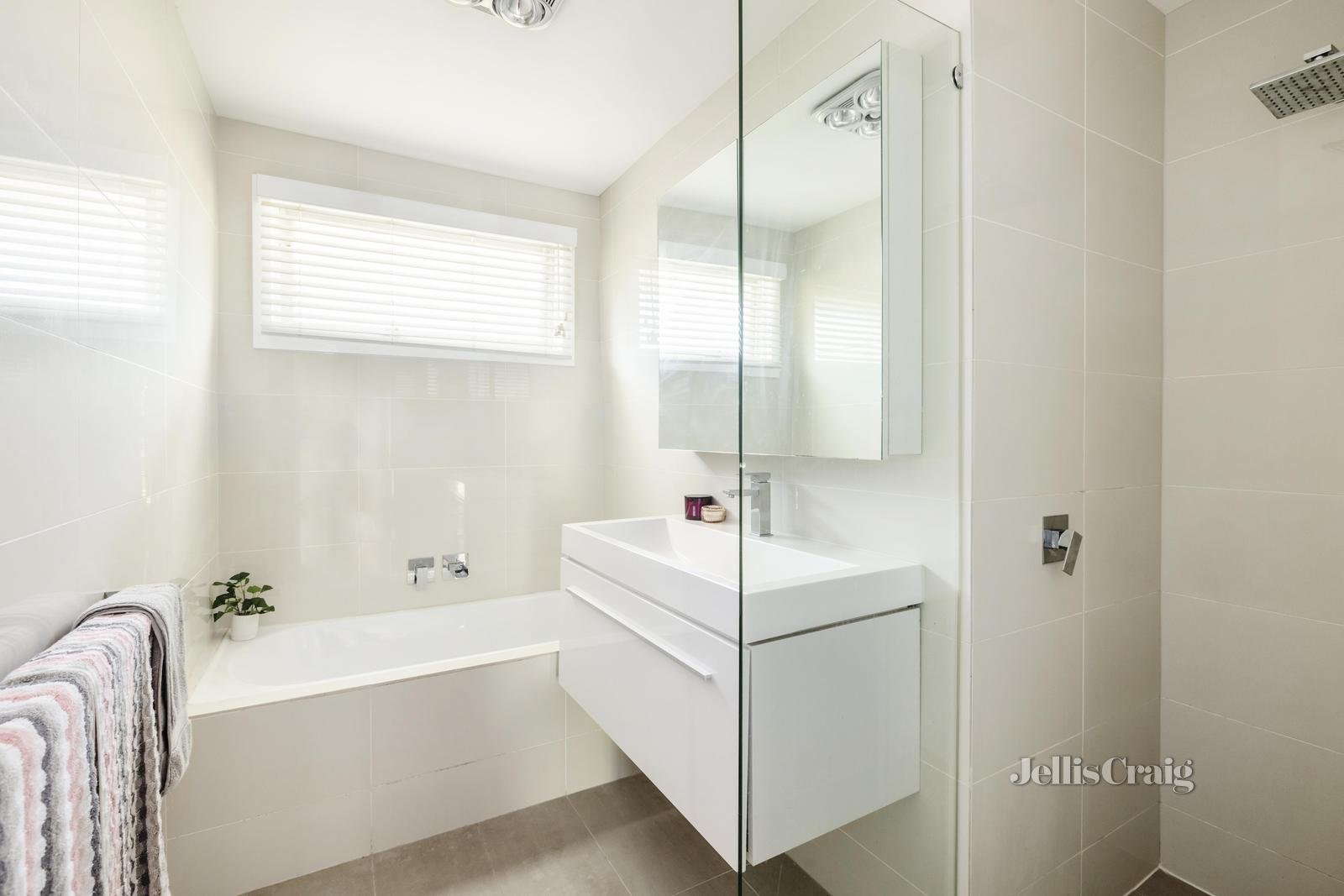 3/15 Iris Road, Glen Iris image 4