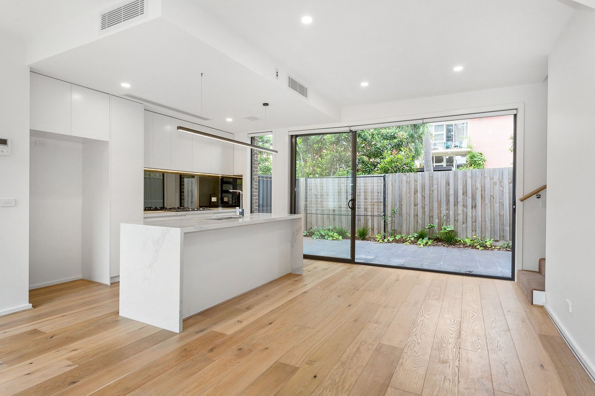 3/15 Kireep Road, Balwyn image 1