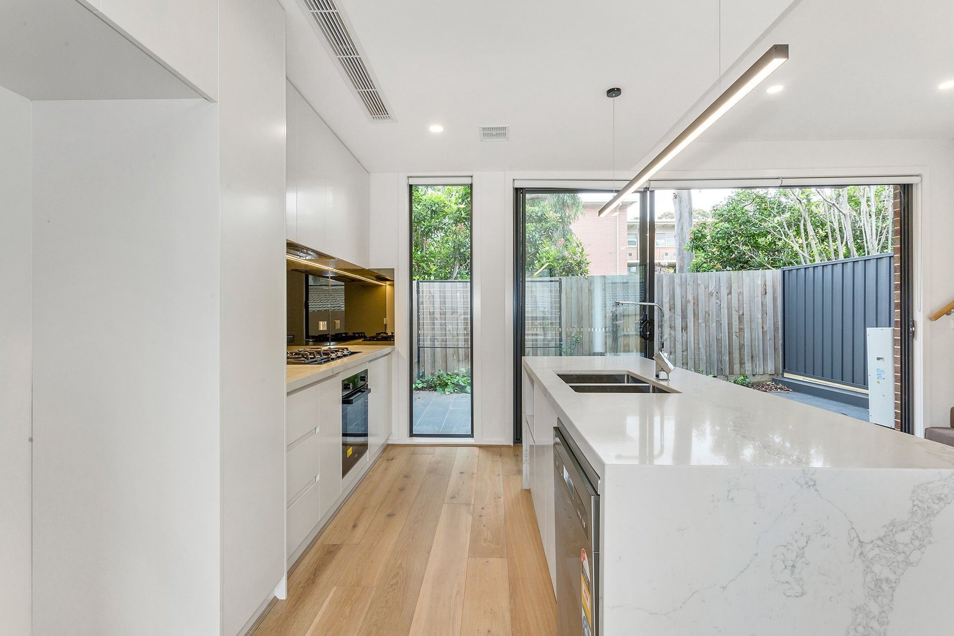 3/15 Kireep Road, Balwyn image 2