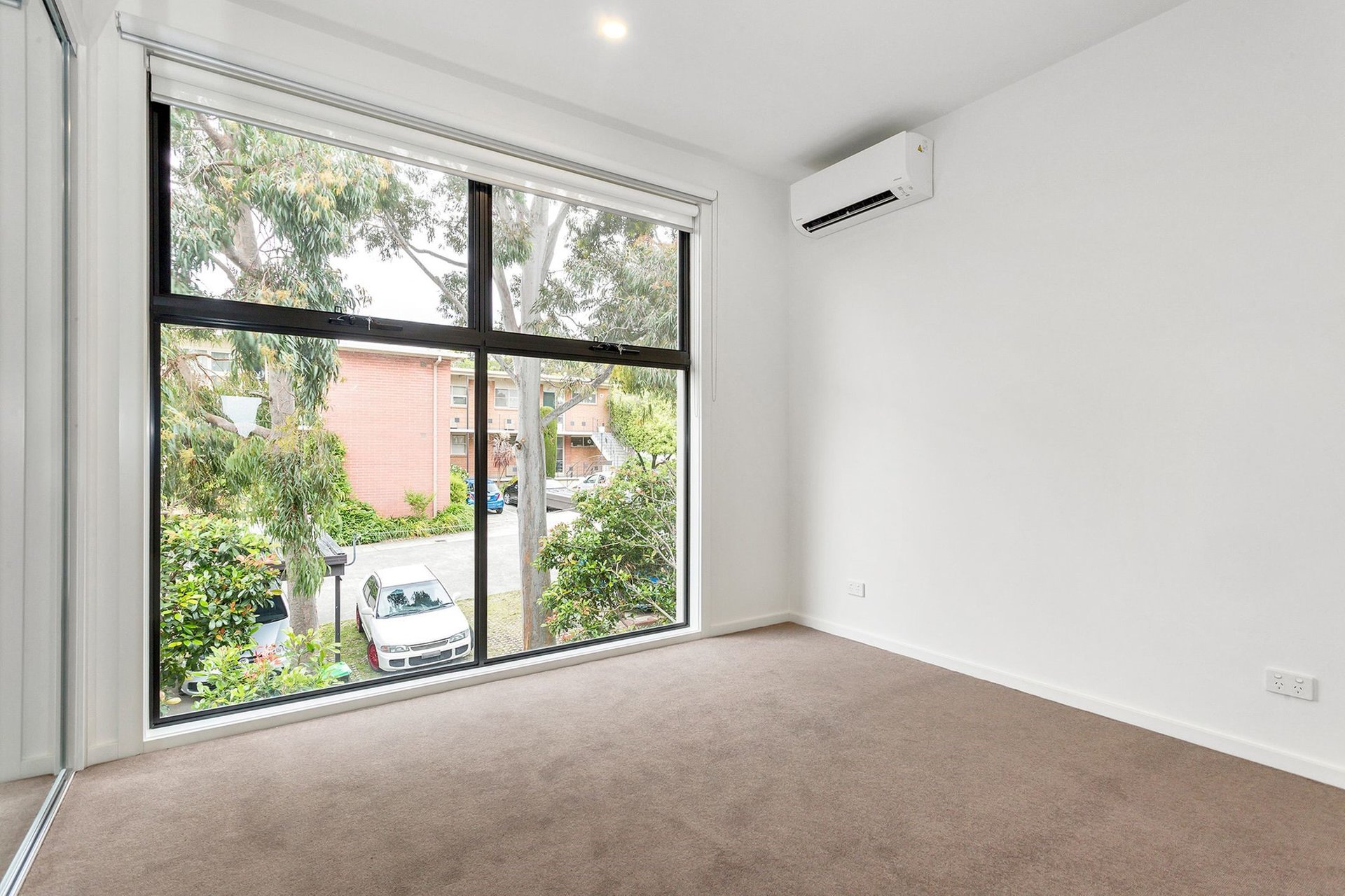 3/15 Kireep Road, Balwyn image 5
