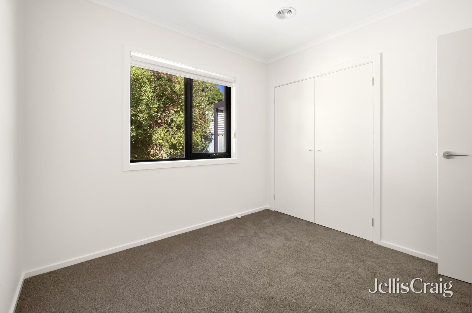 3/15 Limetree Way, Lake Gardens image 9