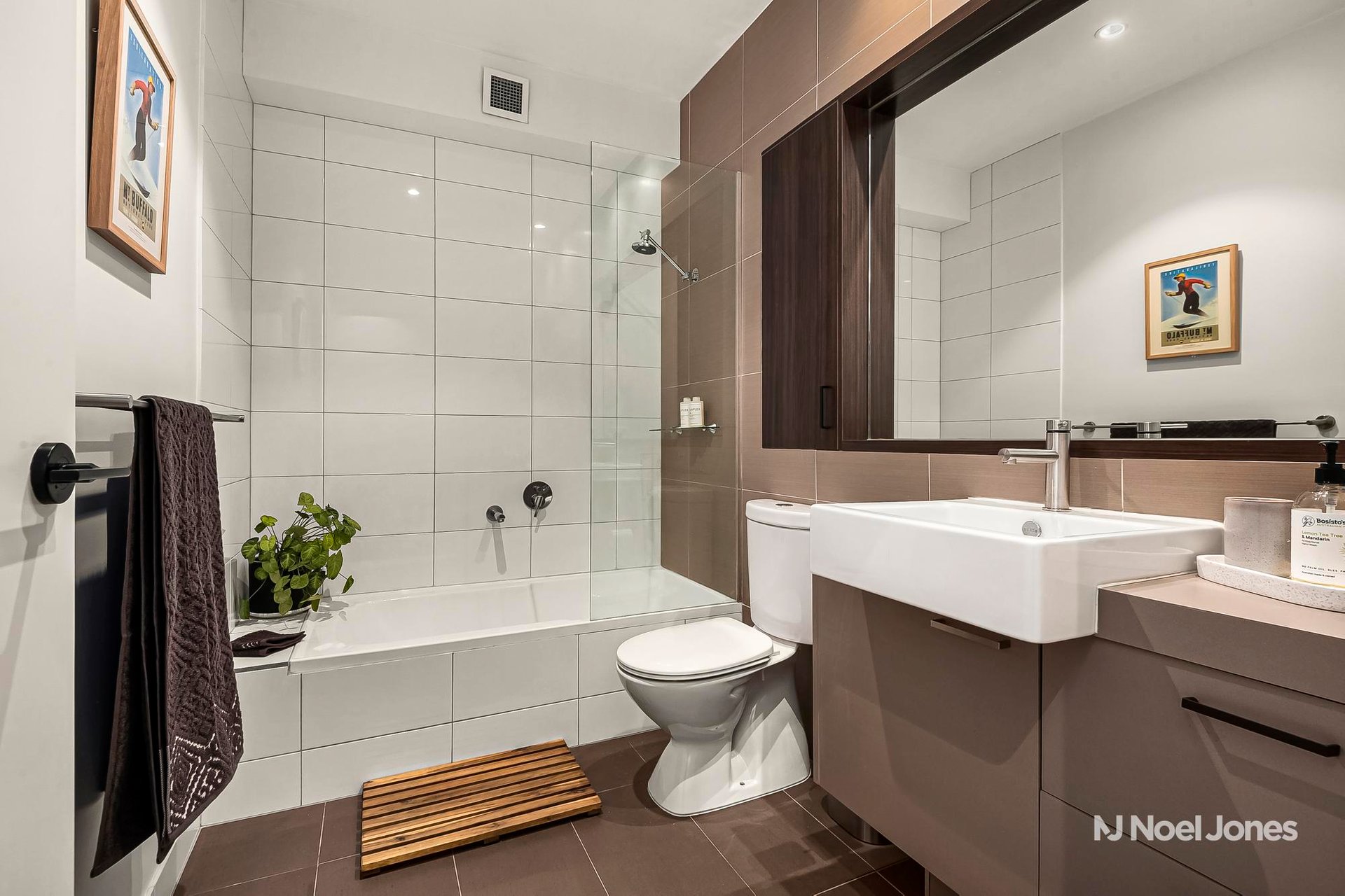 3/15 Munro Street, Kew East image 7