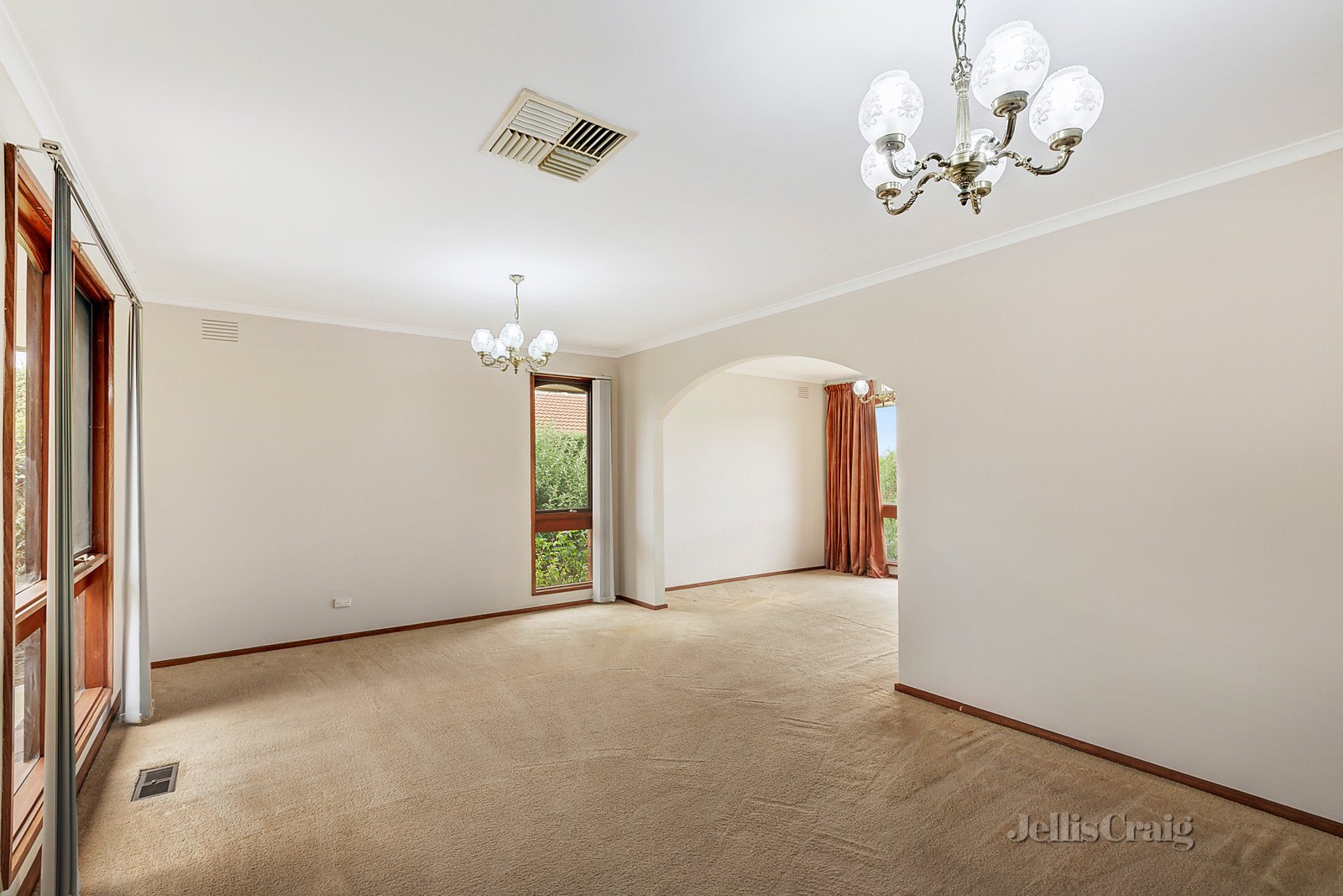 315 Serpells Road, Doncaster East image 6