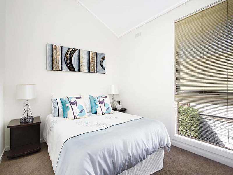 3/15 Strathalbyn Street, Kew East image 5