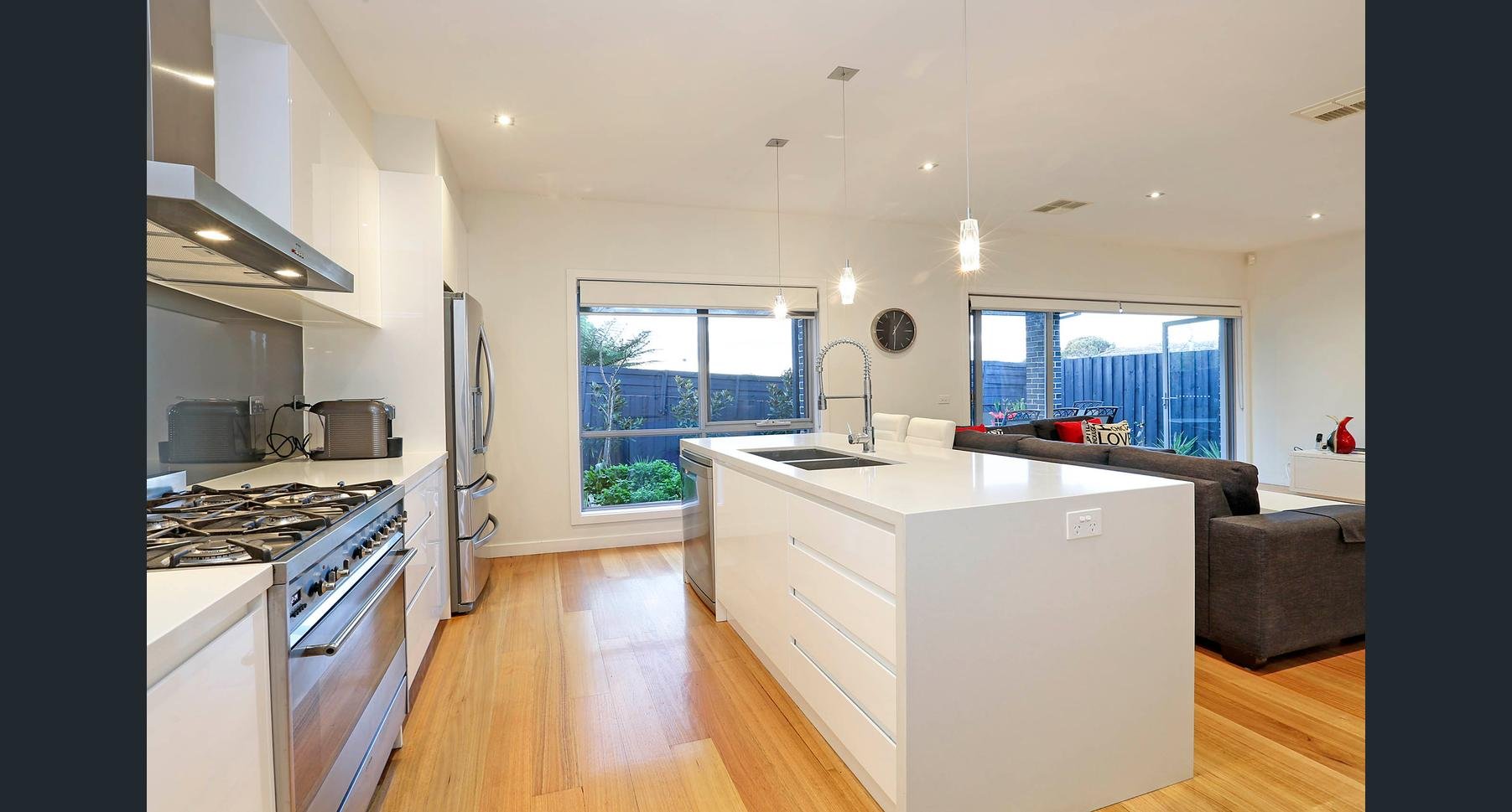 3/15 The Avenue, Belmont image 2