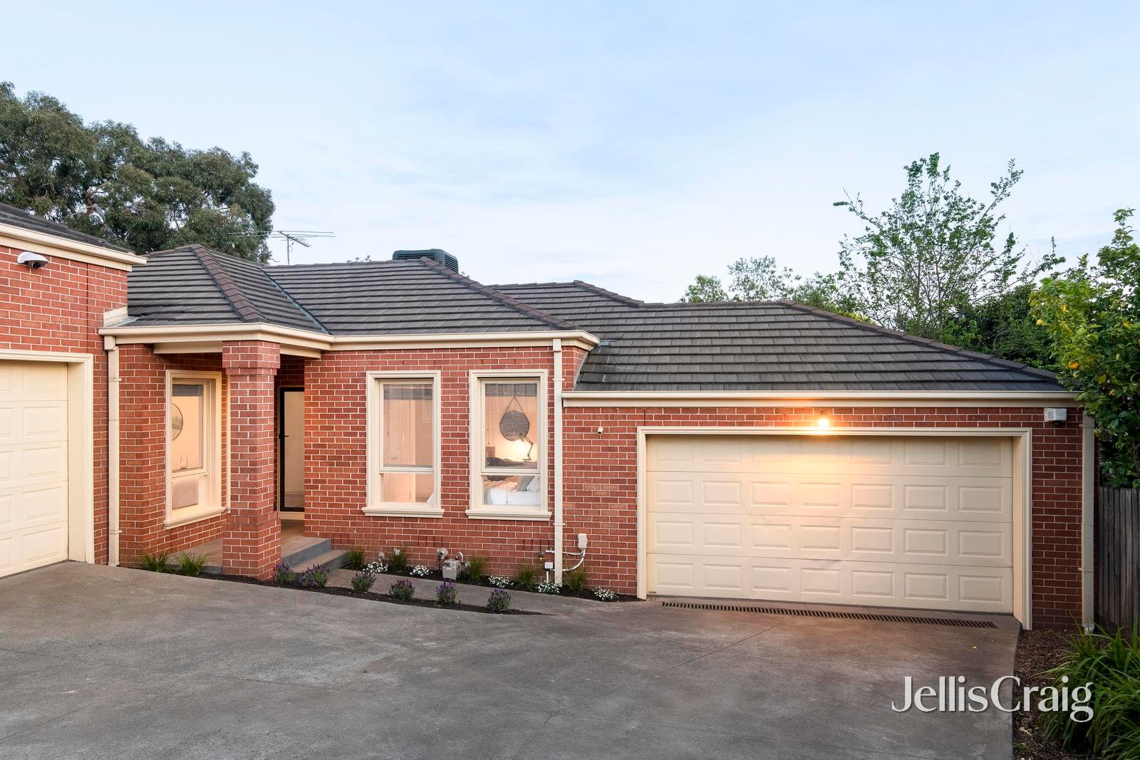 3/15 Warwick Road, Greensborough image 1