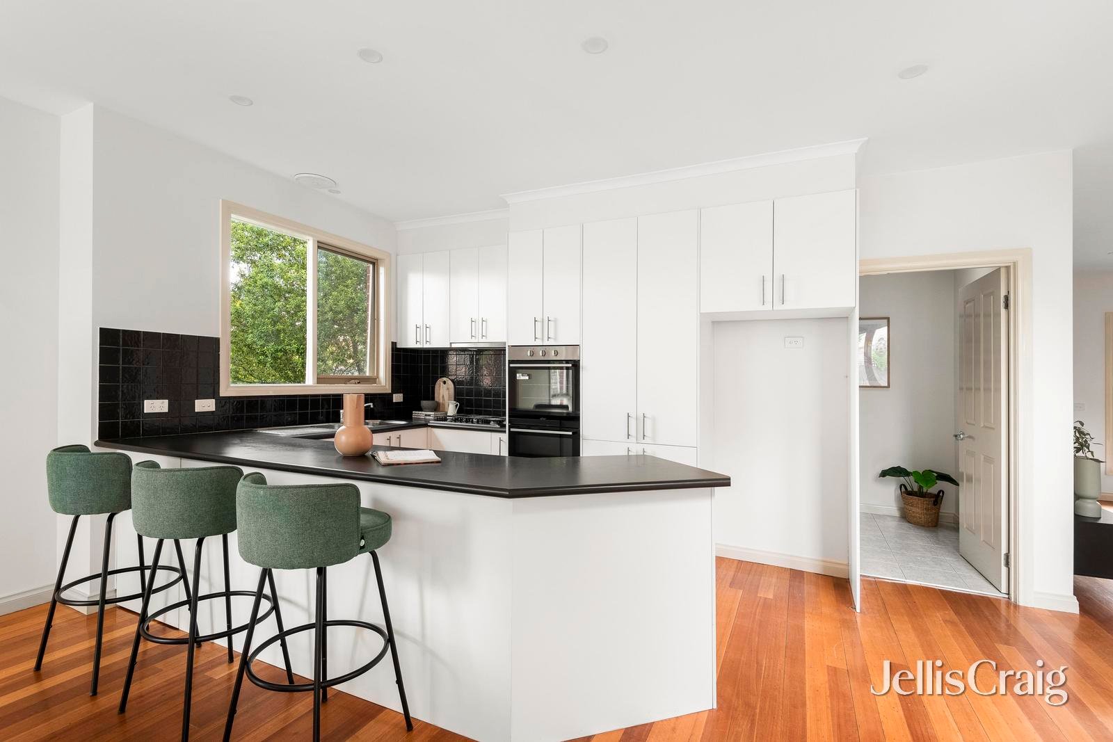 3/15 Warwick Road, Greensborough image 4