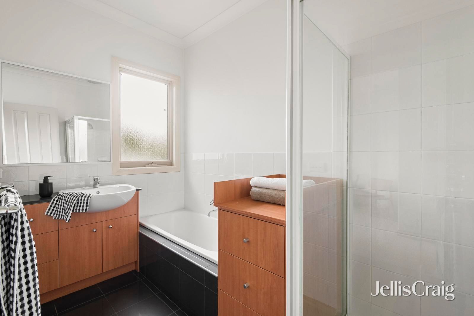 3/15 Warwick Road, Greensborough image 10