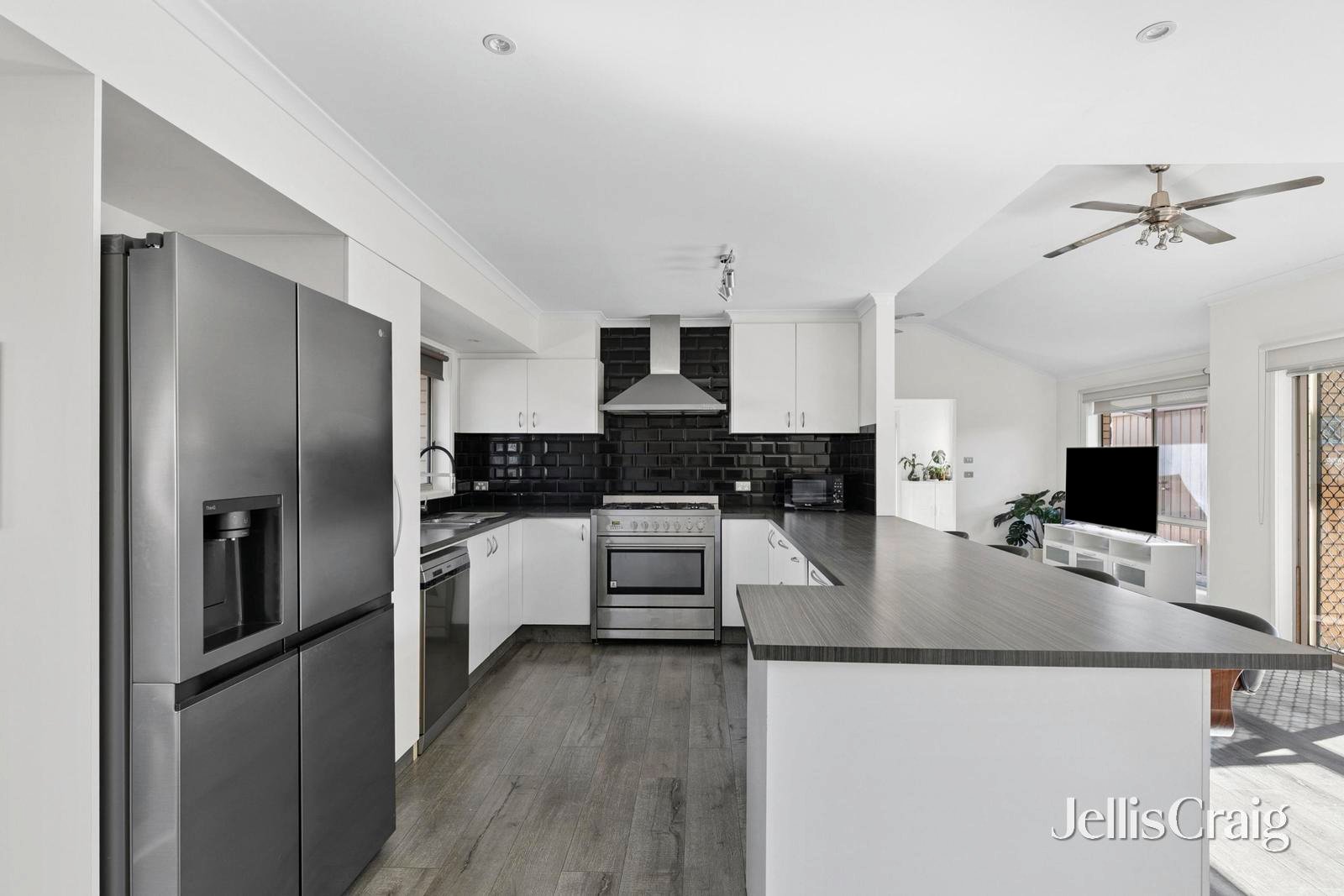315 Wilsons Road, St Albans Park image 11