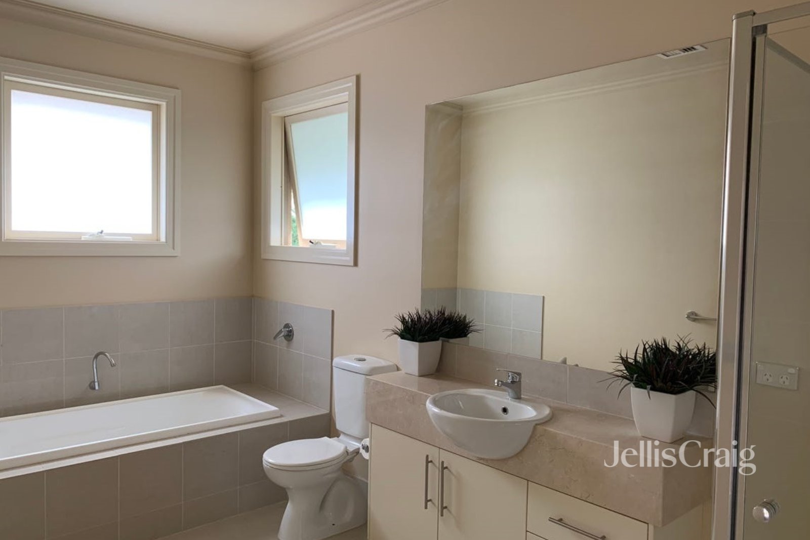 3/151 St Helena Road, Greensborough image 6