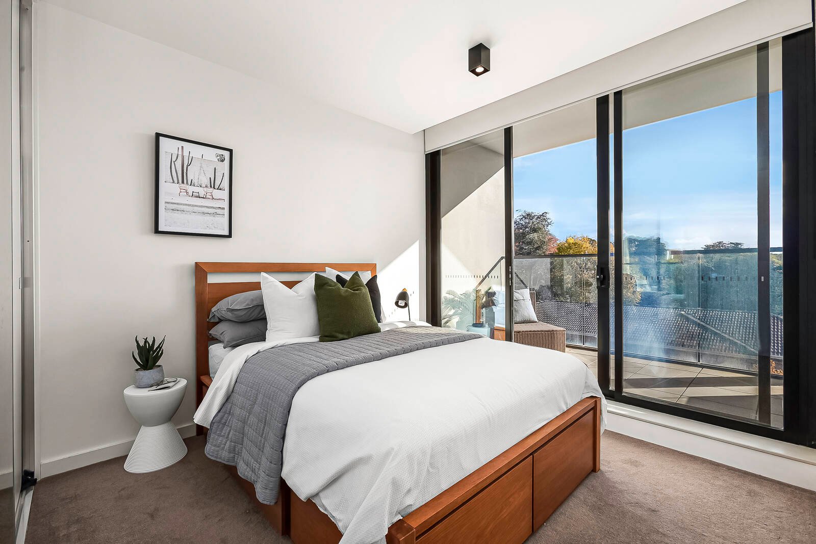 Property Gallery Thumbnail 3