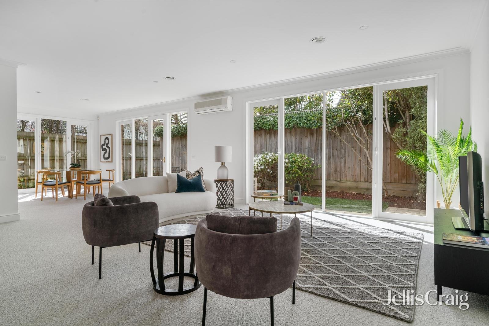 3/152 Burke Road, Glen Iris image 2