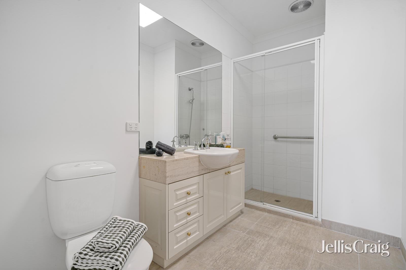 3/152 Burke Road, Glen Iris image 9