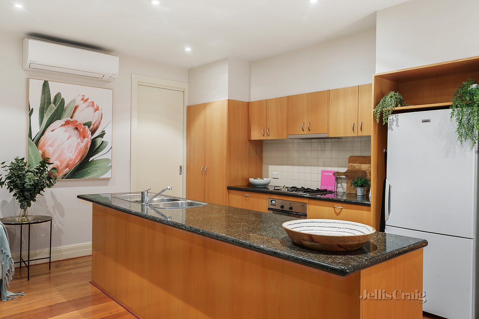 3/153 Wattle Valley Road, Camberwell image 4