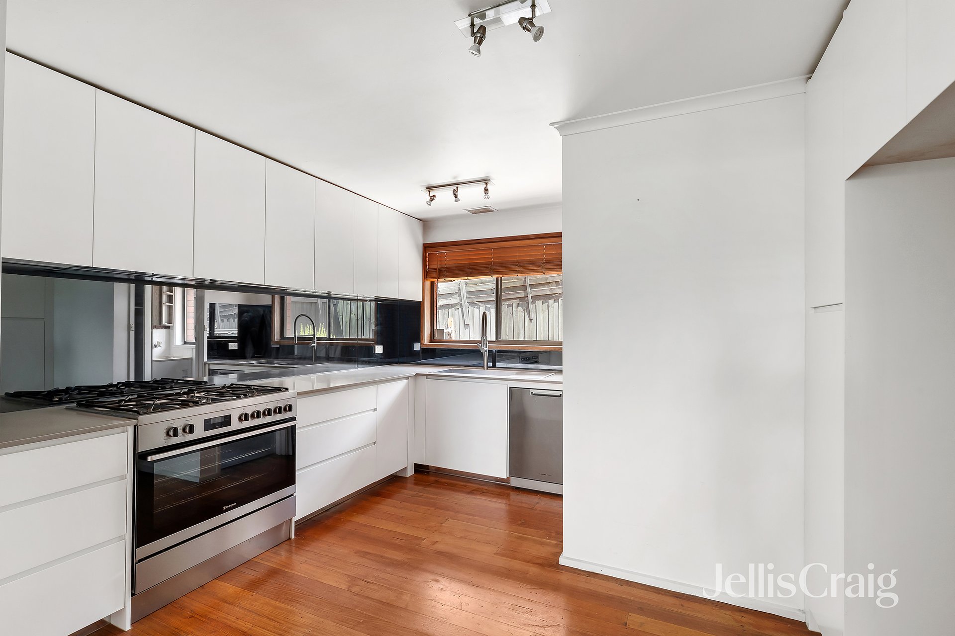 3/154 Hawdon Street, Heidelberg image 3