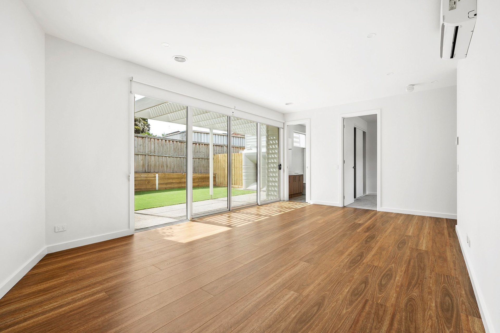 3/156 Ballarat Road, Hamlyn Heights image 2