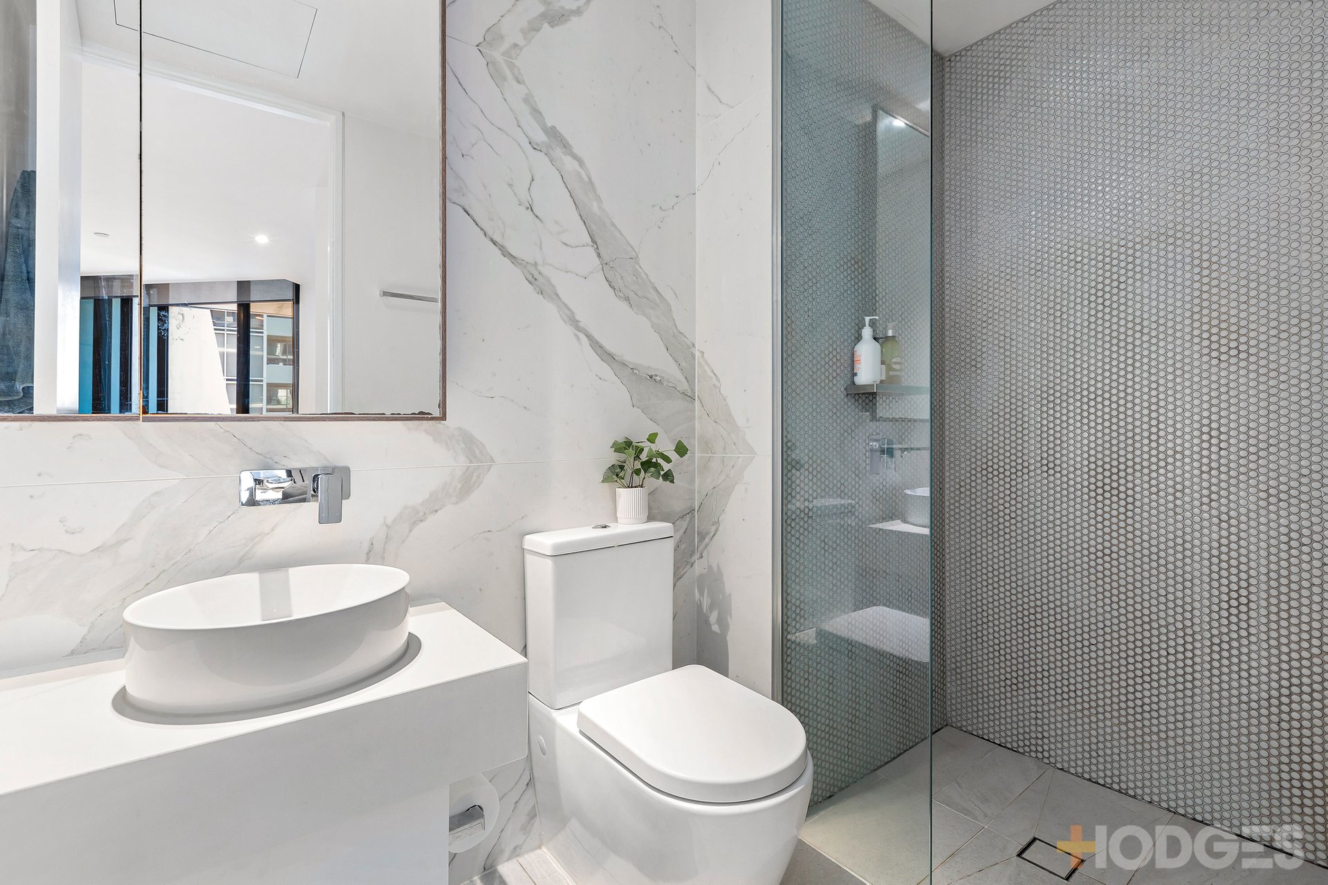 315 / 77 Queens Road Melbourne