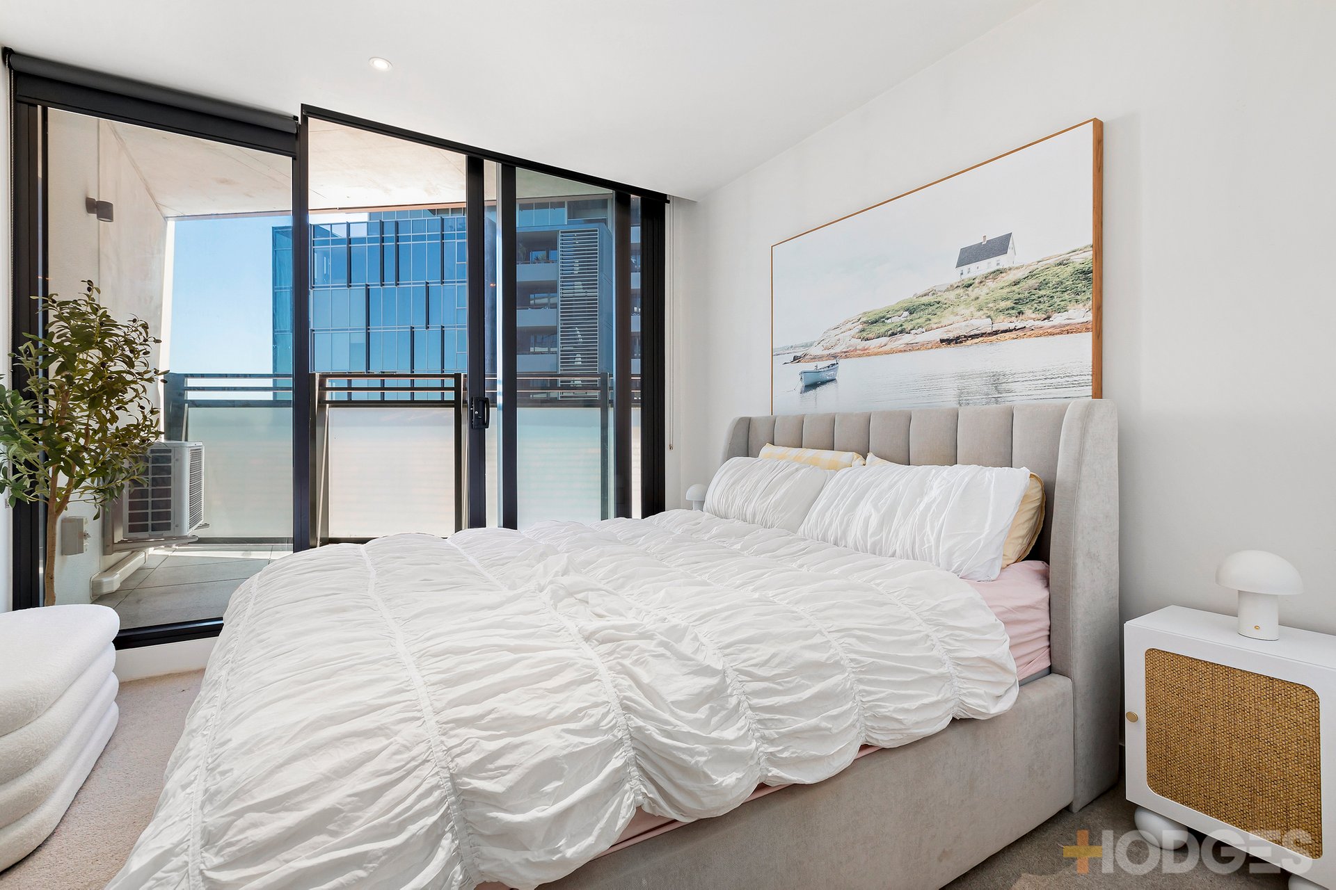 315 / 77 Queens Road Melbourne