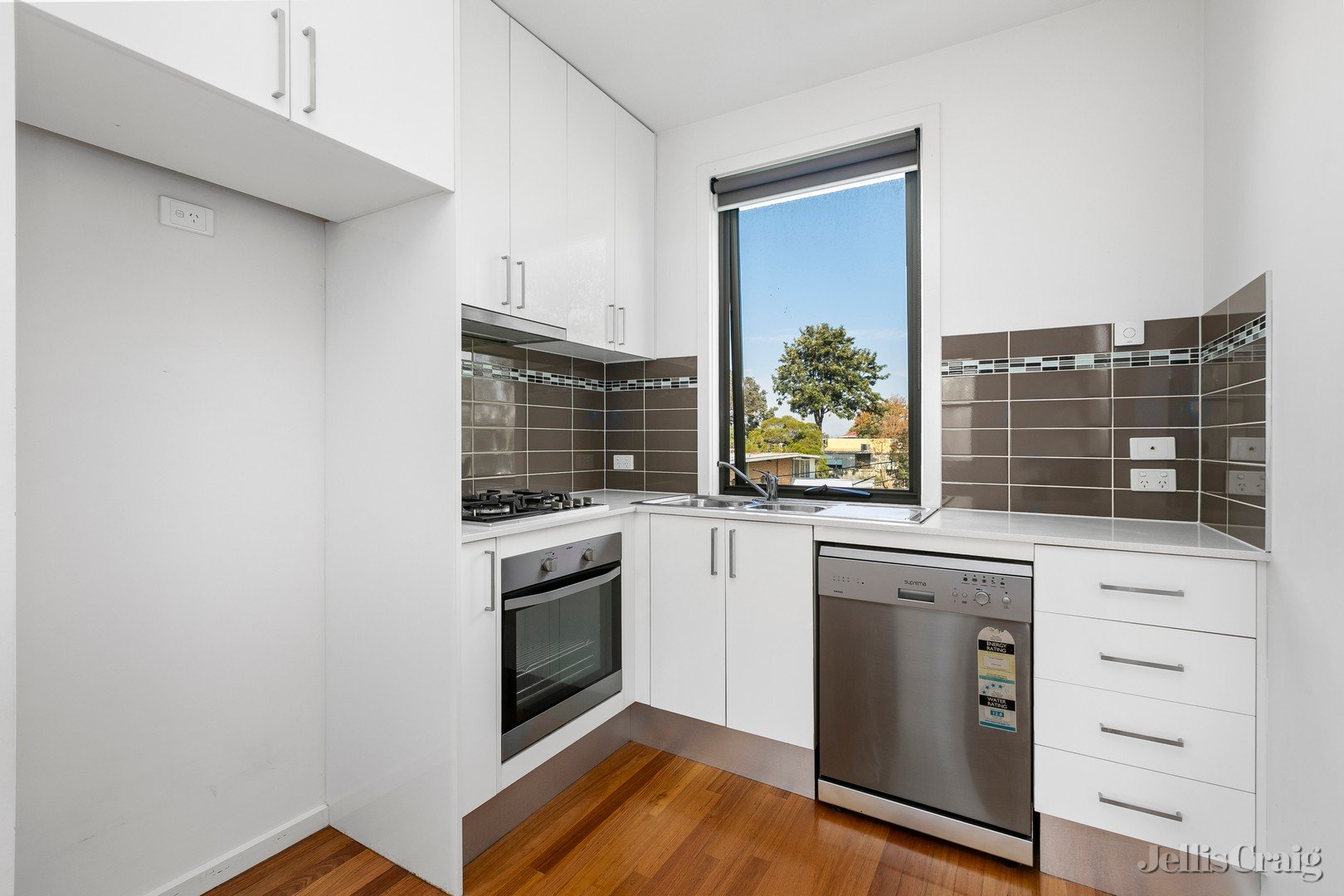 3/158 Derby Street, Pascoe Vale image 2