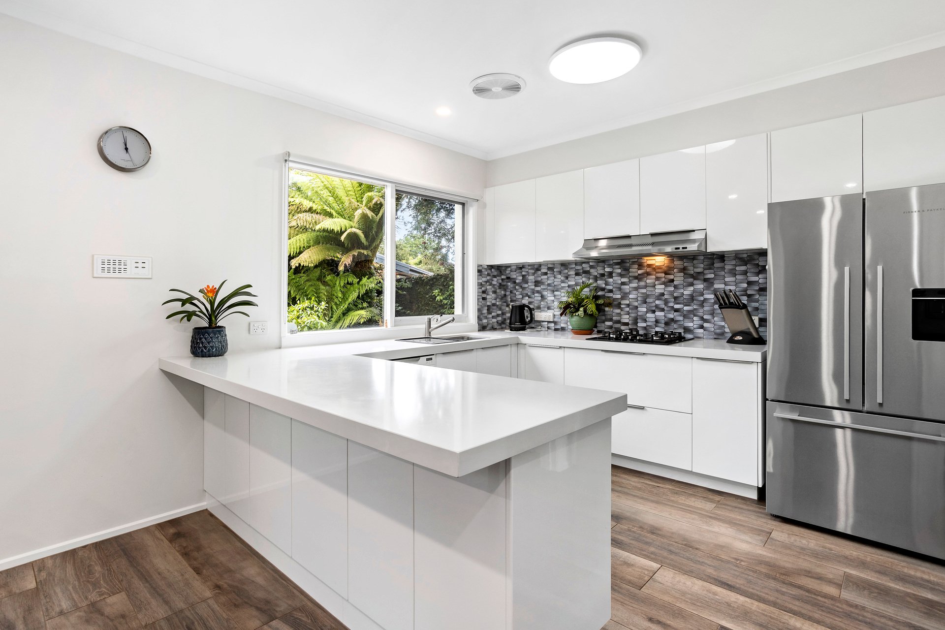 Property Gallery Thumbnail 6