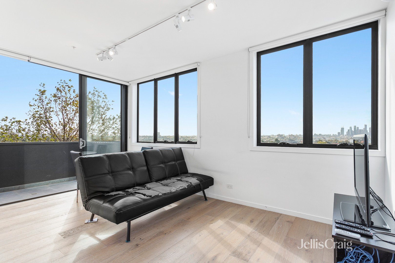3.1/58 Moore Street, Footscray image 3