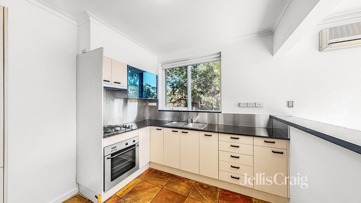 3/159 Alexandra Avenue, Toorak image 4