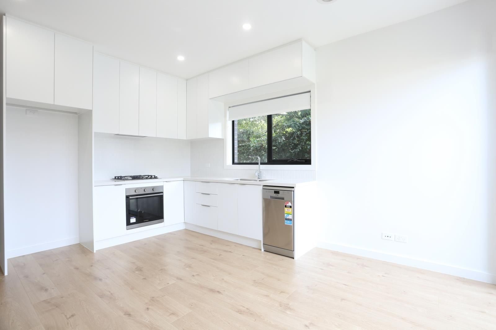 Property Gallery Thumbnail 3