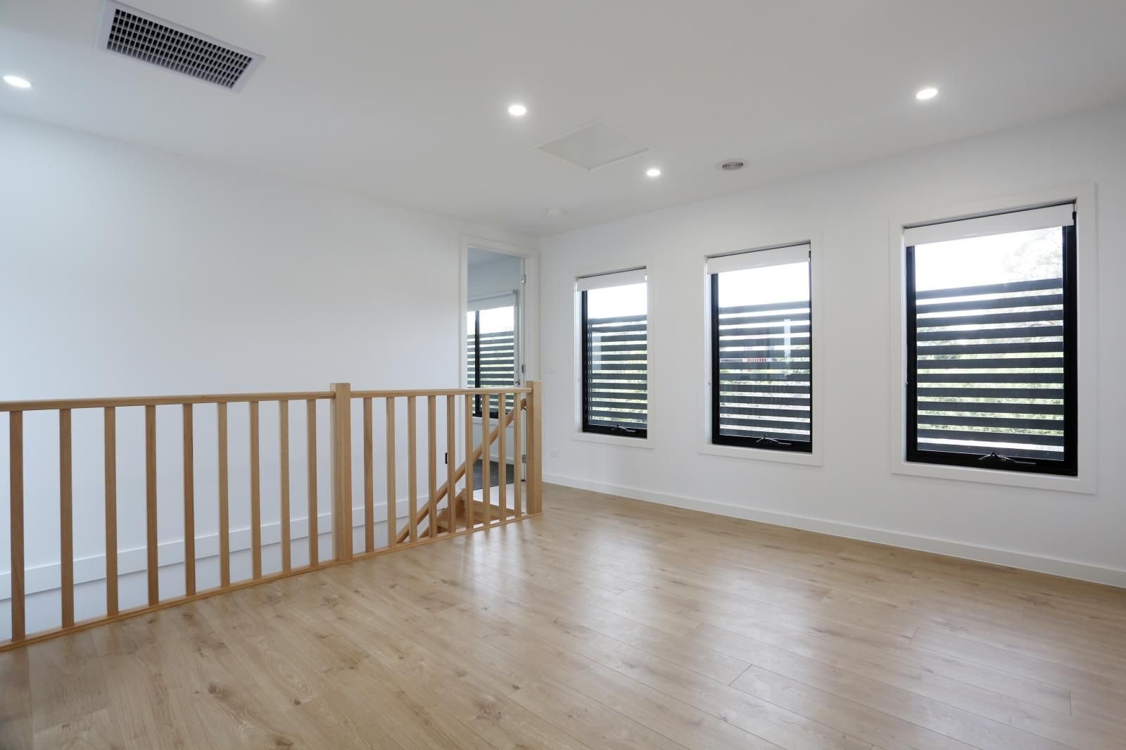 Property Gallery Thumbnail 6