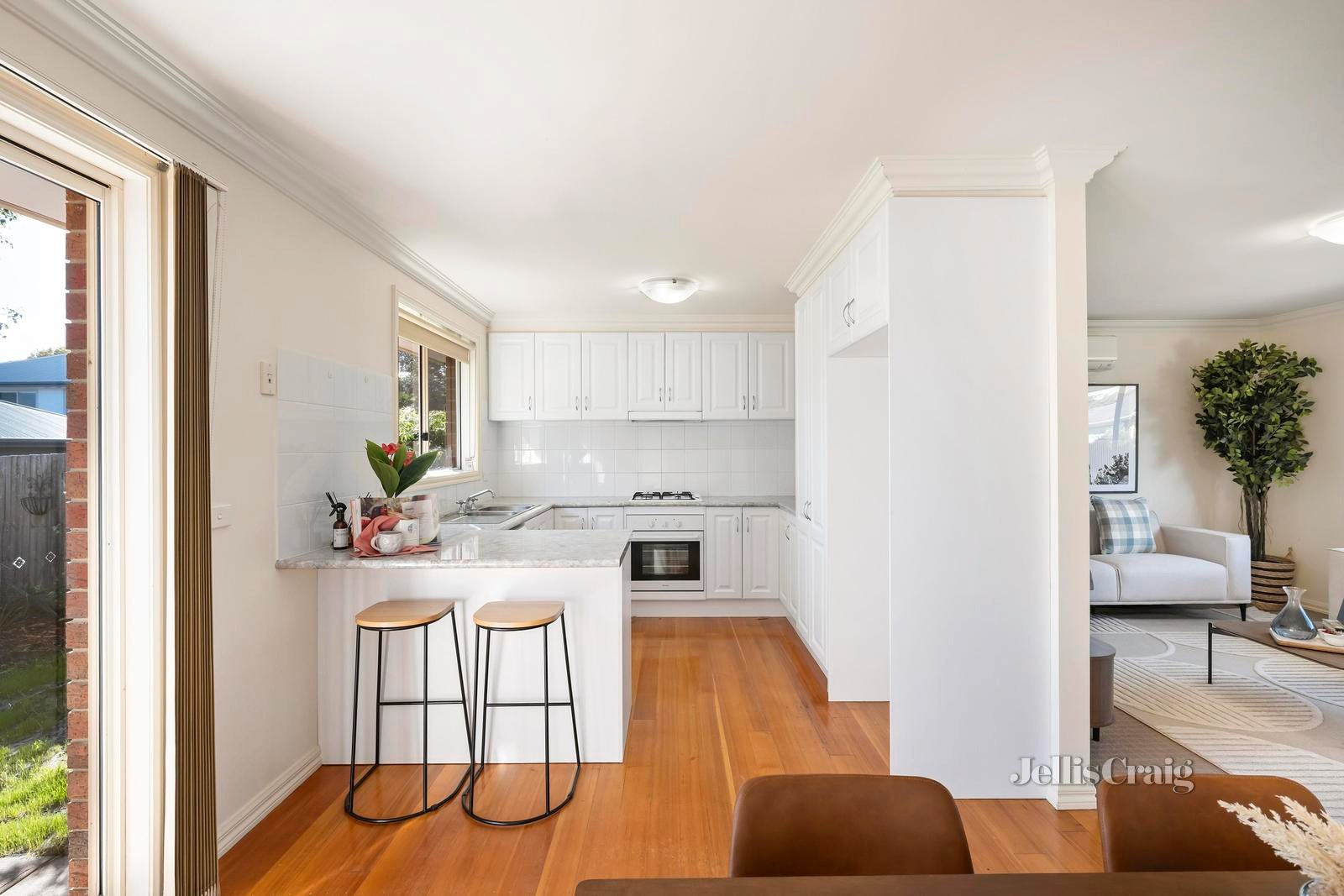 3/16-20 Smith Street, Healesville image 6