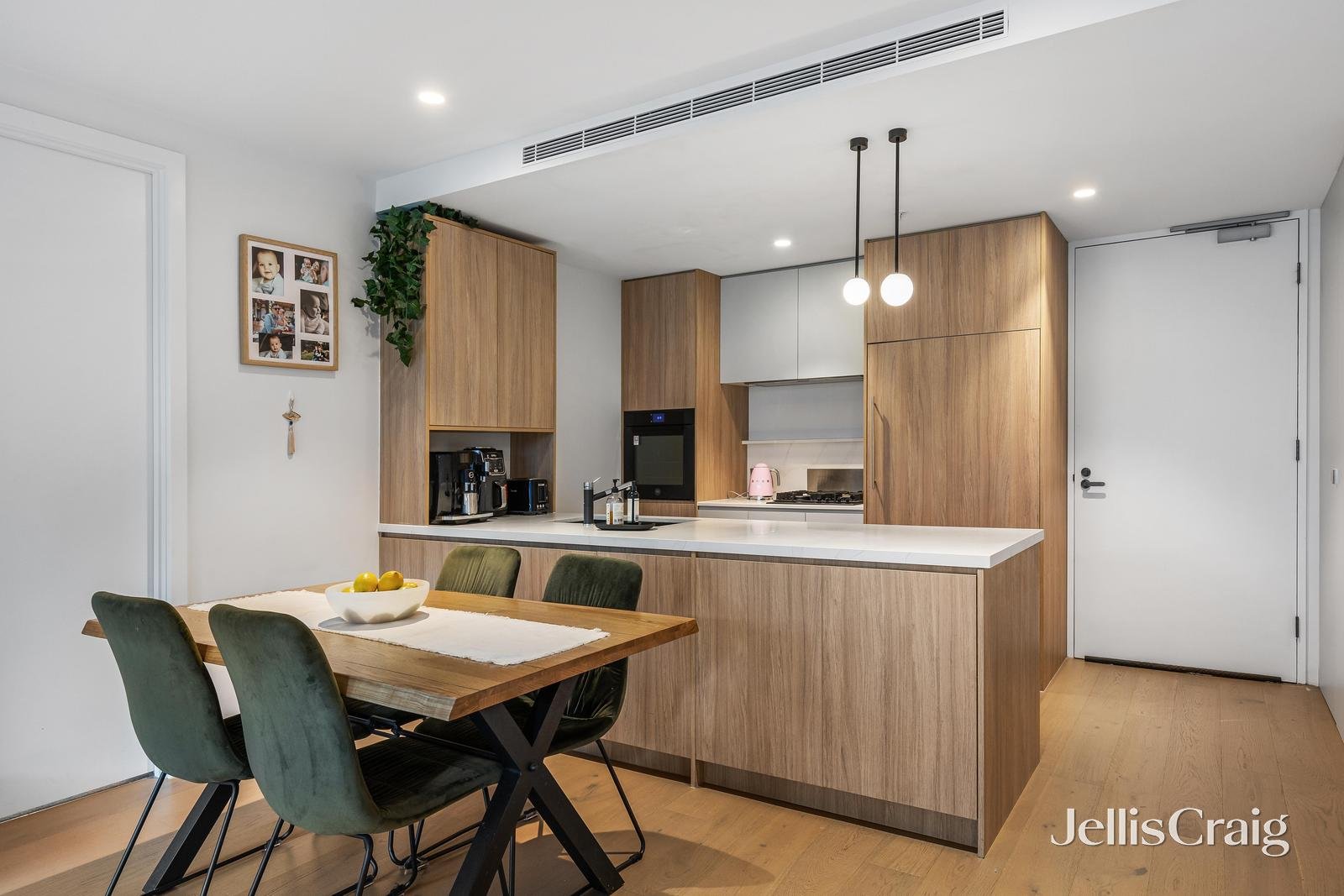 3/16 Clay Drive, Doncaster image 3